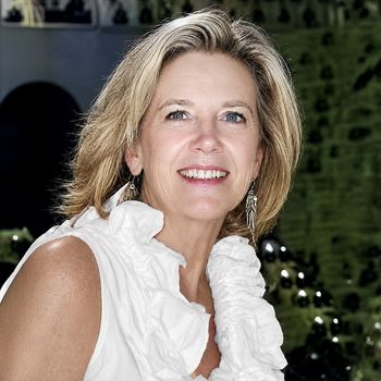Portrait of MaryEllen Collins, Associate Broker